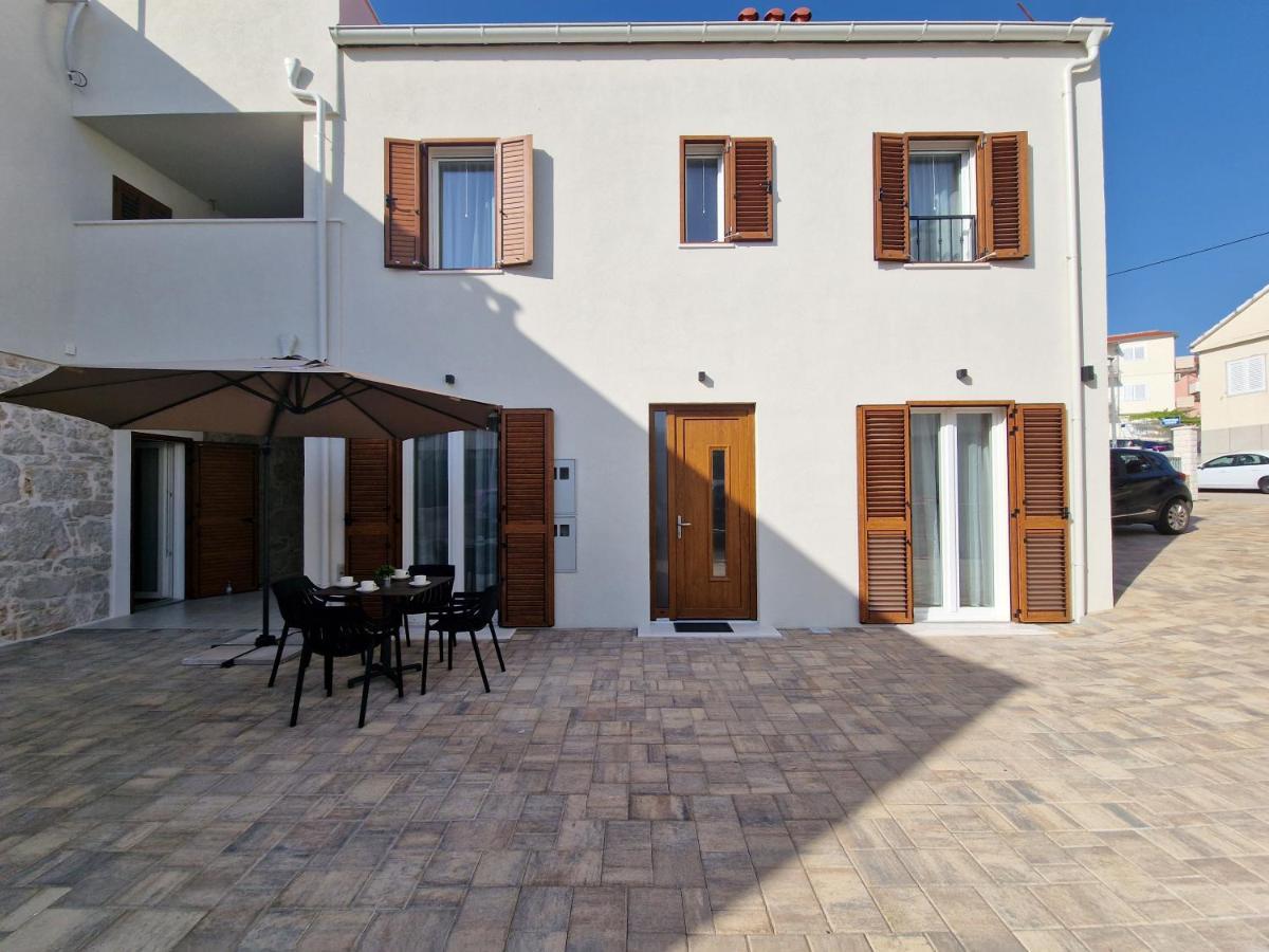 Apartments Miamare Primošten Exterior foto